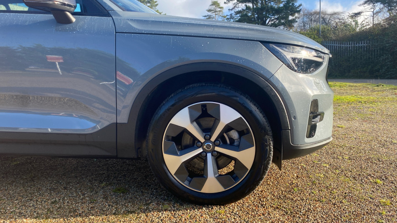 Volvo XC40 2.0 B4P Ultimate Dark 5dr Auto Petrol Estate